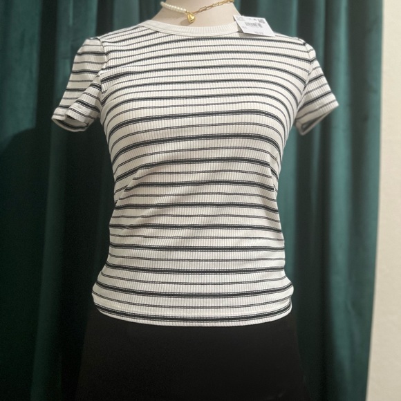 American Eagle Outfitters Black and White Striped Tee - Picture 1 of 5